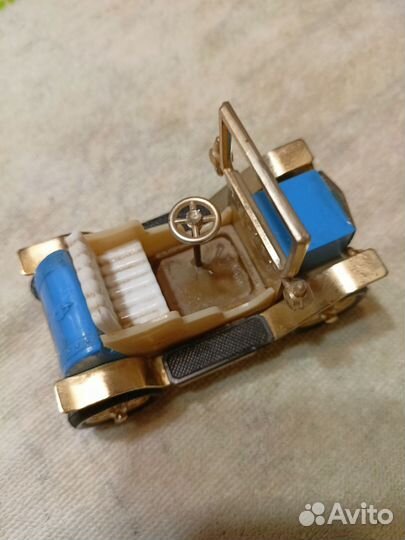 Модель ретро авто ГДР