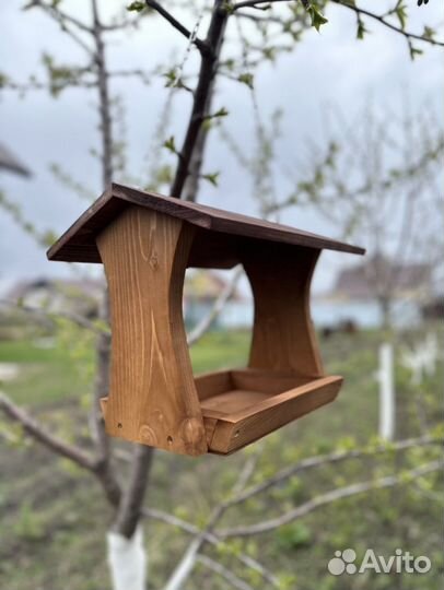 Кормушка для птиц и белок