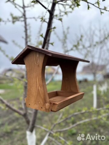 Кормушка для птиц и белок