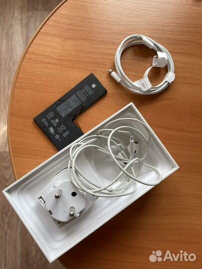 iPhone Xs, 64 ГБ