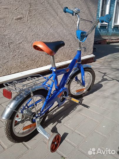 Детский велосипед четырехколесный