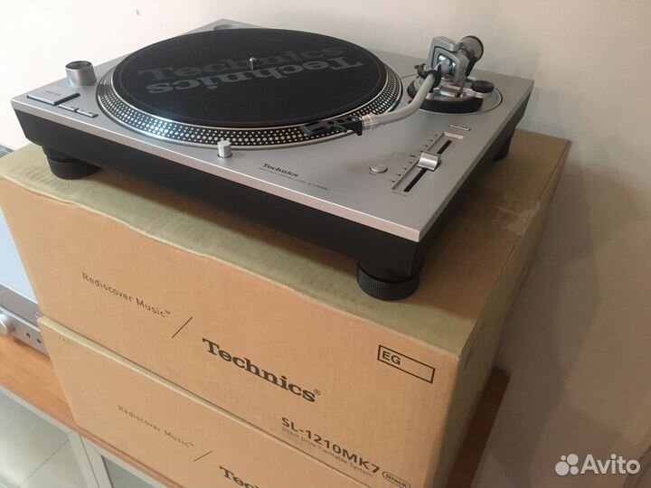 Technics sl 1200 mk7 Silver