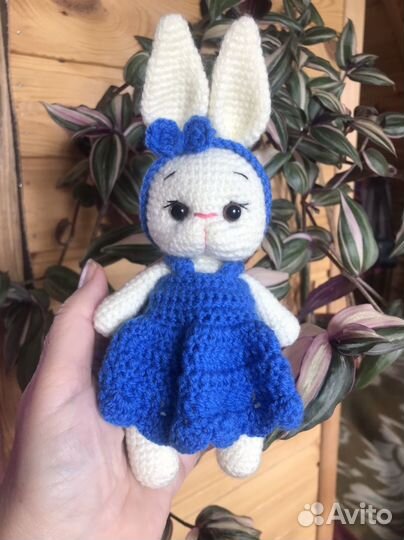 Зайка вязаная