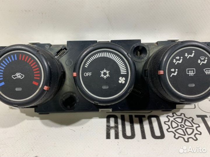 Блок управления отопителем Mitsubishi Lancer 10