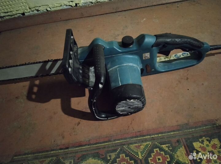 Электропила makita