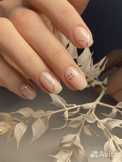 Маникюр и педикюр