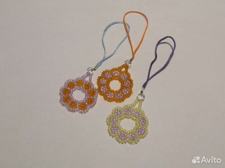 Украшения из бисера/ручная работа/брелки/подвески