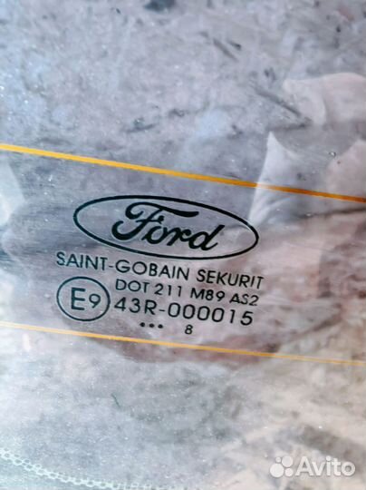 Стекло заднее Ford Focus