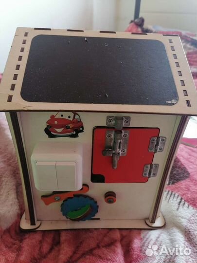 Бизиборд домик