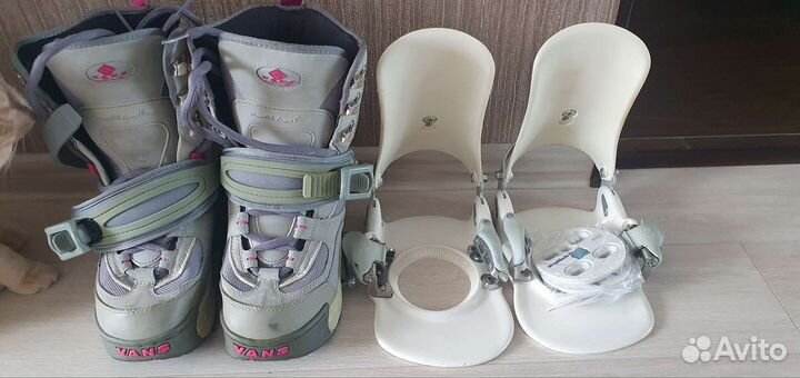 Сноубордические ботинки с крепами р. 24.5