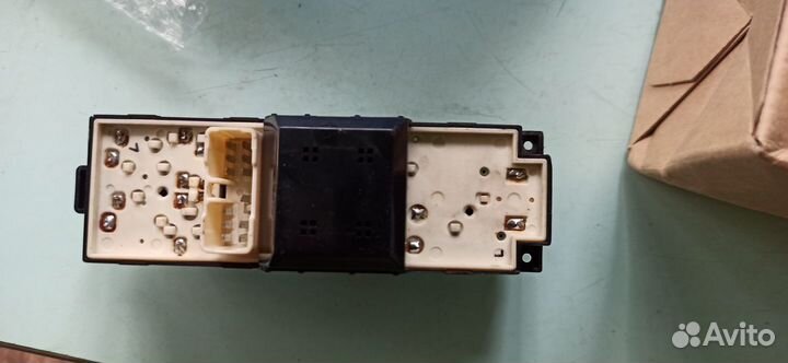 Блок управления стеклоподъемниками