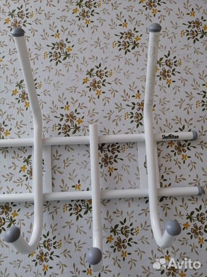 Вешалка для одежды настенная