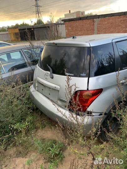 В разборе toyota ist