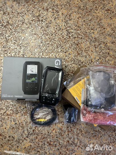 Эхолот Garmin striker vivid 4cv