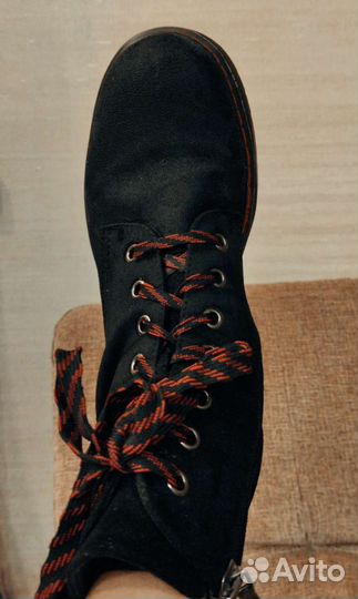 Фирменные замшевые ботинки