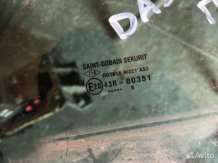 Заднее правое стекло на renault duster