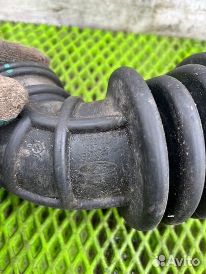 Патрубок воздухозаборника Ford Focus 3 1.6 2012