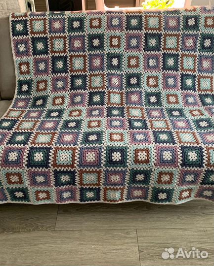 Пледы и покрывало