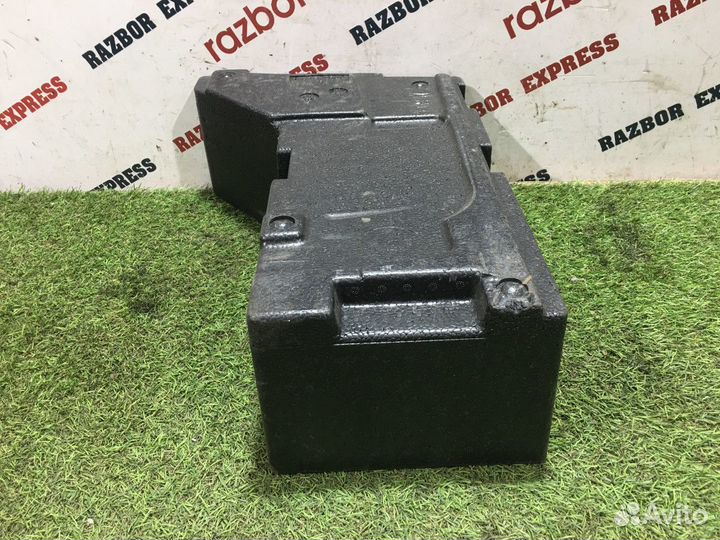 Контейнер в багажник Skoda Yeti