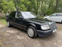 Как снять обшивку задней двери на w124