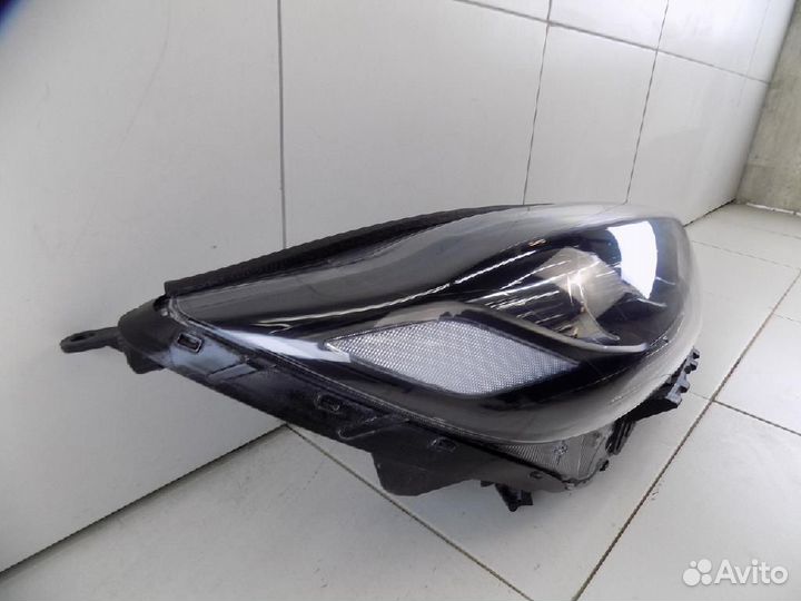 Фара правая Kia Sorento/Sorento Prime