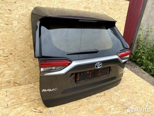 Toyota RAV-4 XA50 дверь багажника