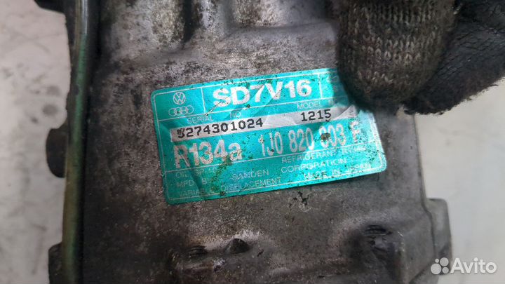 Компрессор кондиционера Volkswagen Golf 4