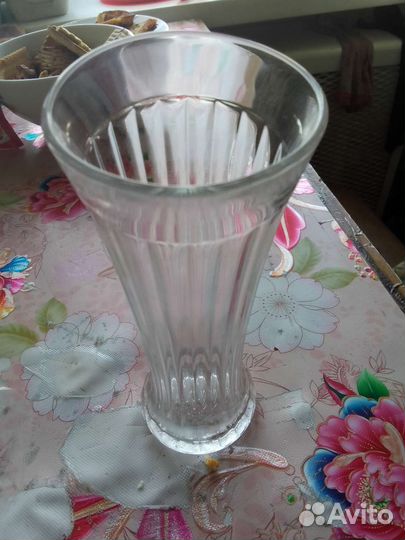 Стаканы пьяные высокие