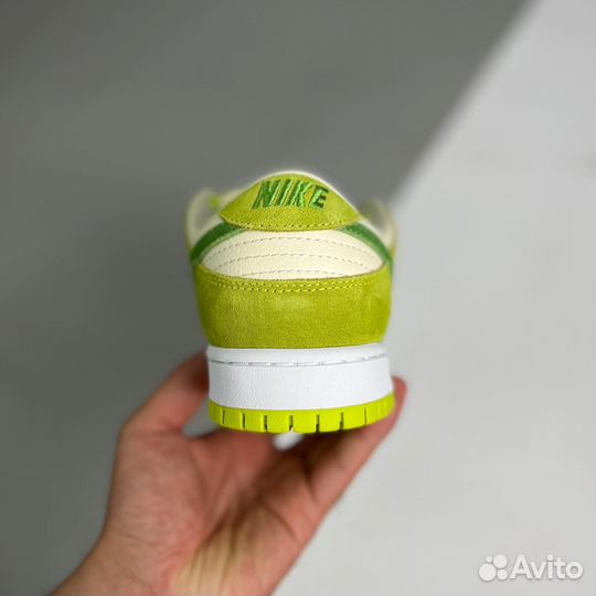 Nike SB Dunk Low Green Apple