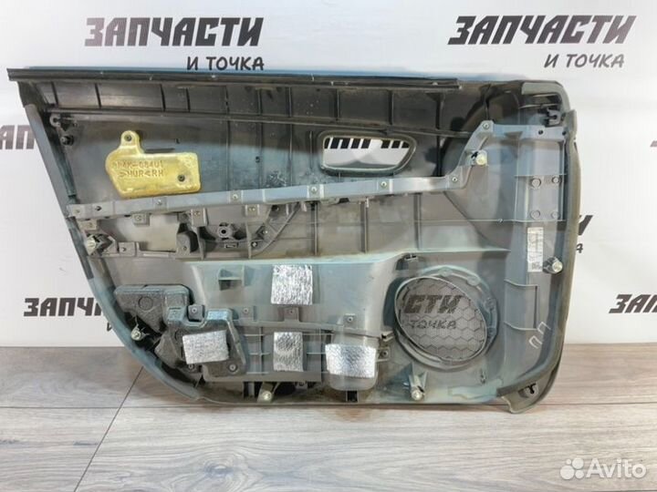 Обшивка боковой двери передняя правая Mazda Axela