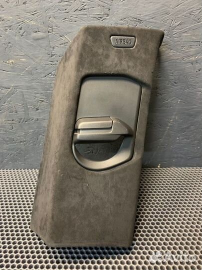 Обшивка стойки задняя левая Bmw X7 G07 M-pack