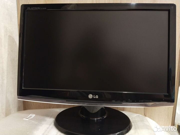 Монитор LG W1953SE-PF