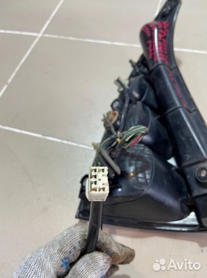 Фонарь задний правый Toyota Will Cypha 2003