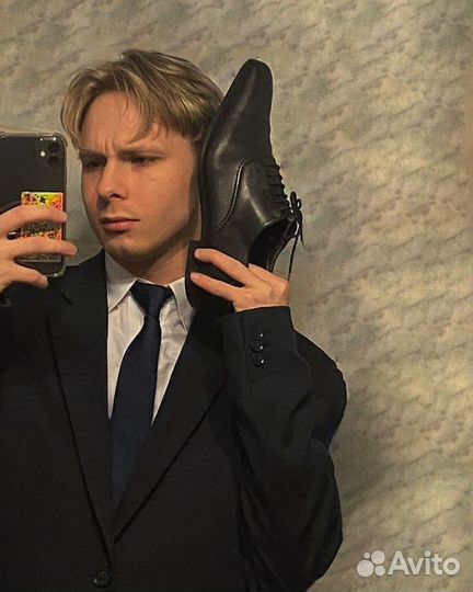 Официант, продавец