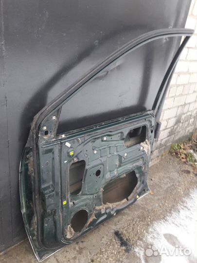 Дверь передняя правая Mitsubishi Space Runner
