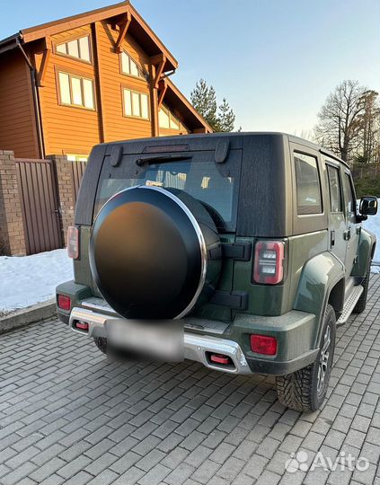 Бокс (чехол) запасного колеса на baic BJ40