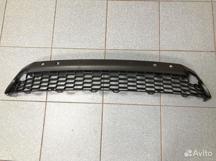 Решетка переднего бампера Lexus NX 200/300H 14-17