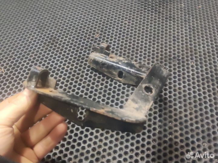 Крепление сплошного сидения Днепр Урал