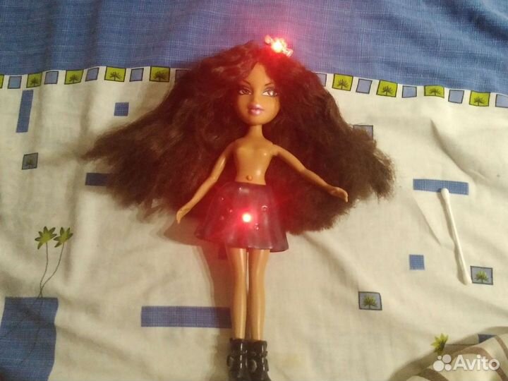 Кукла Bratz Funk ‘n glow Yasmin
