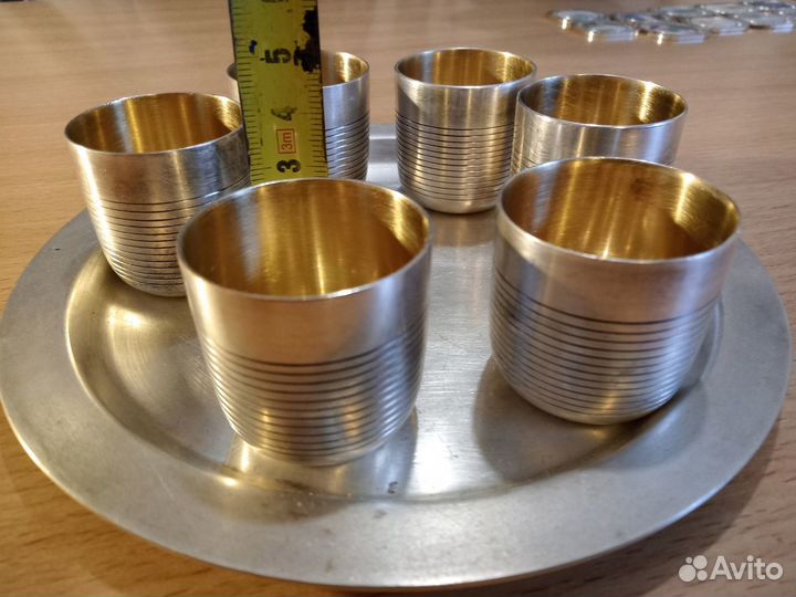 Стопки на подносе