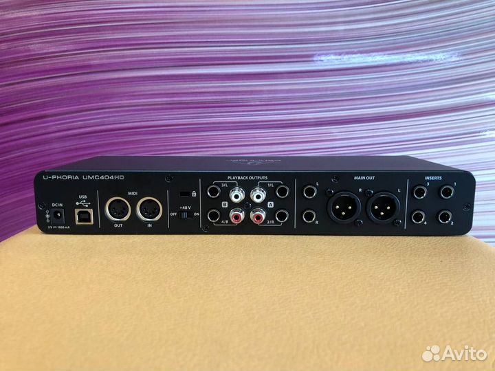 Звуковая карта Behringer UMC404HD