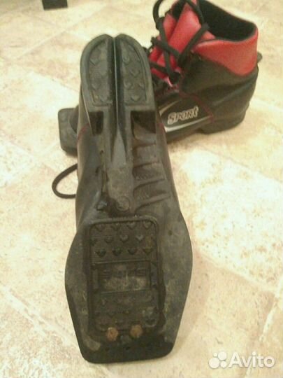 Лыжные ботинки