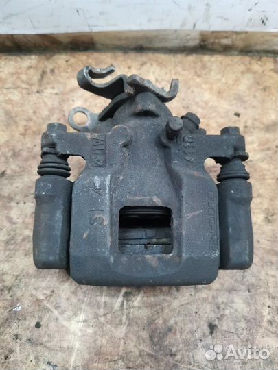 Суппорт тормозной задний правый Mitsubishi Asx SUV