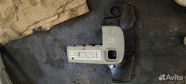 Декоративная крышка на двигатель m47