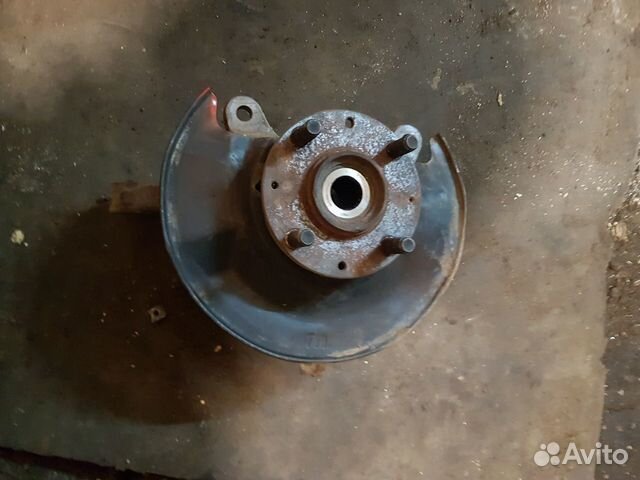 Кулак поворотный Хонда Фит 2001-2008 передний