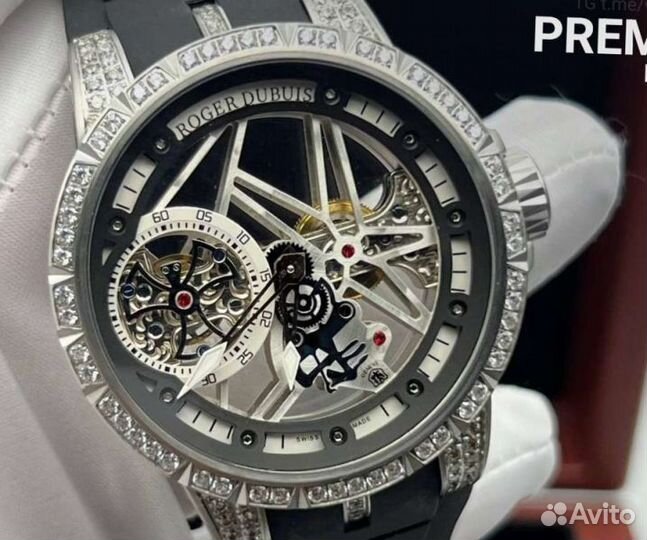 Часы Roger Dubuis