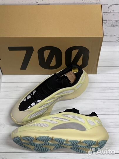 Adidas yeezy boost 700 v3