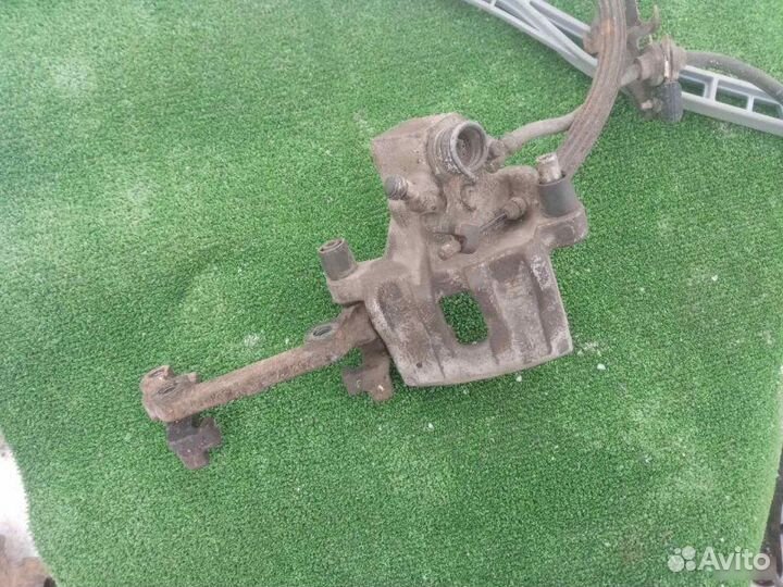 Суппорт задний правый Ford Focus 2012