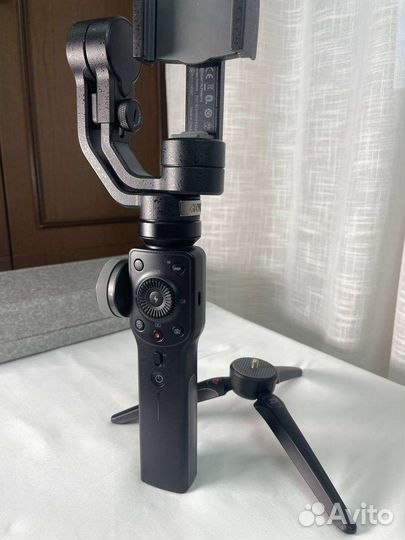 Стабилизатор для съемки Zhiyun smooth 4