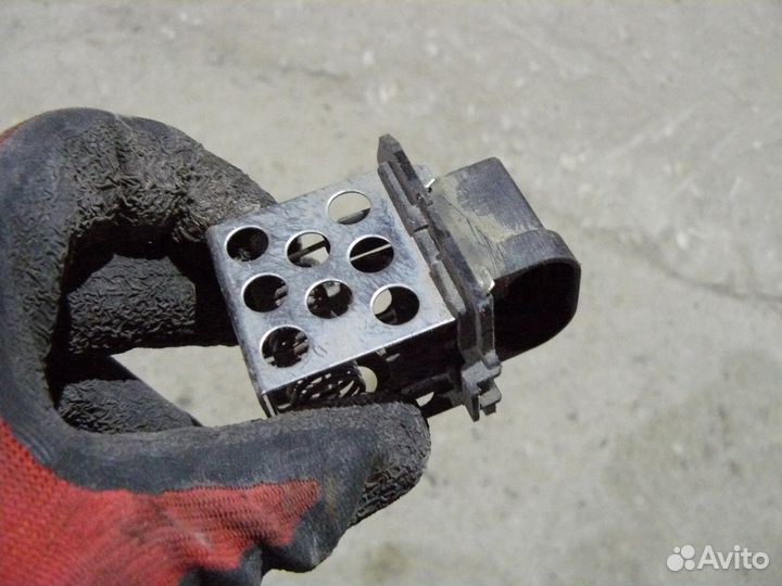 Резистор вентилятора радиатора Renault Sceniс 3